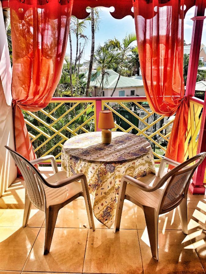 Appartement Duplex Climatise Avec Wi-Fi - Plage Pointe Marin A Pieds, Recemment Renove Sainte-Anne Zewnętrze zdjęcie