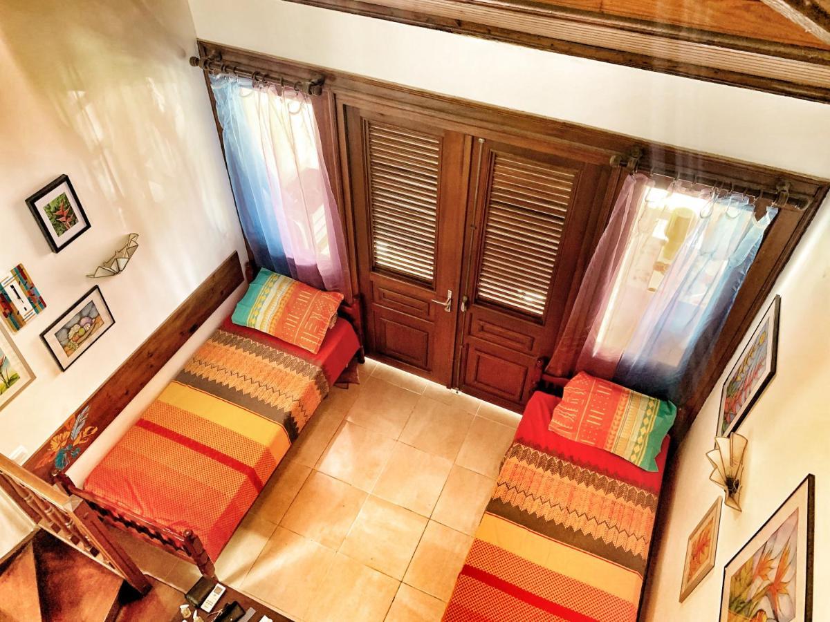 Appartement Duplex Climatise Avec Wi-Fi - Plage Pointe Marin A Pieds, Recemment Renove Sainte-Anne Zewnętrze zdjęcie