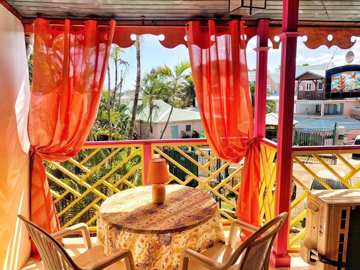 Appartement Duplex Climatise Avec Wi-Fi - Plage Pointe Marin A Pieds, Recemment Renove Sainte-Anne Zewnętrze zdjęcie