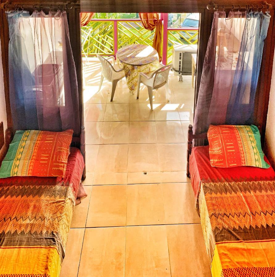 Appartement Duplex Climatise Avec Wi-Fi - Plage Pointe Marin A Pieds, Recemment Renove Sainte-Anne Zewnętrze zdjęcie